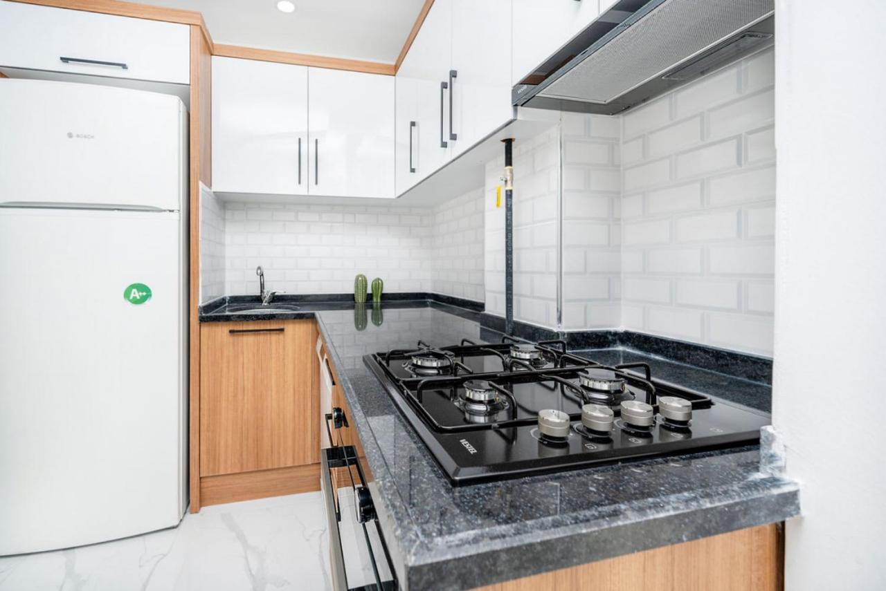 Modern Flat Near Beach In Muratpasa Daire *